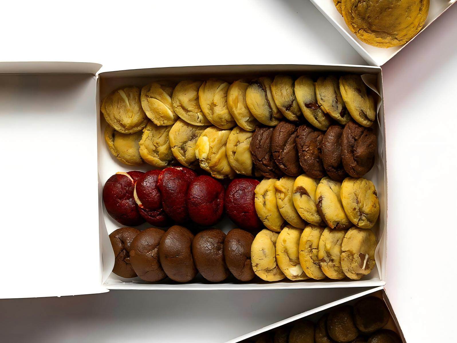 Uncoated cupstock paper for bakery and dessert packaging